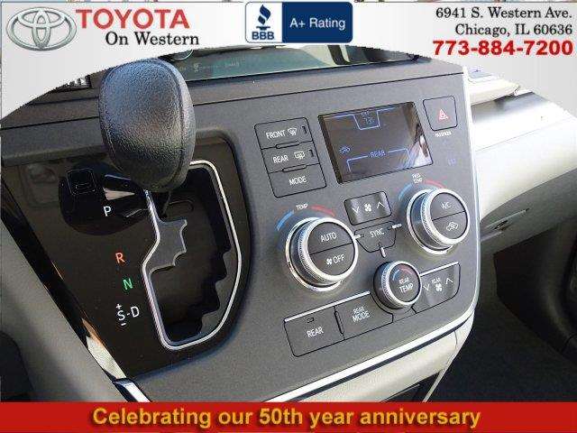 2017 Toyota Sienna LE